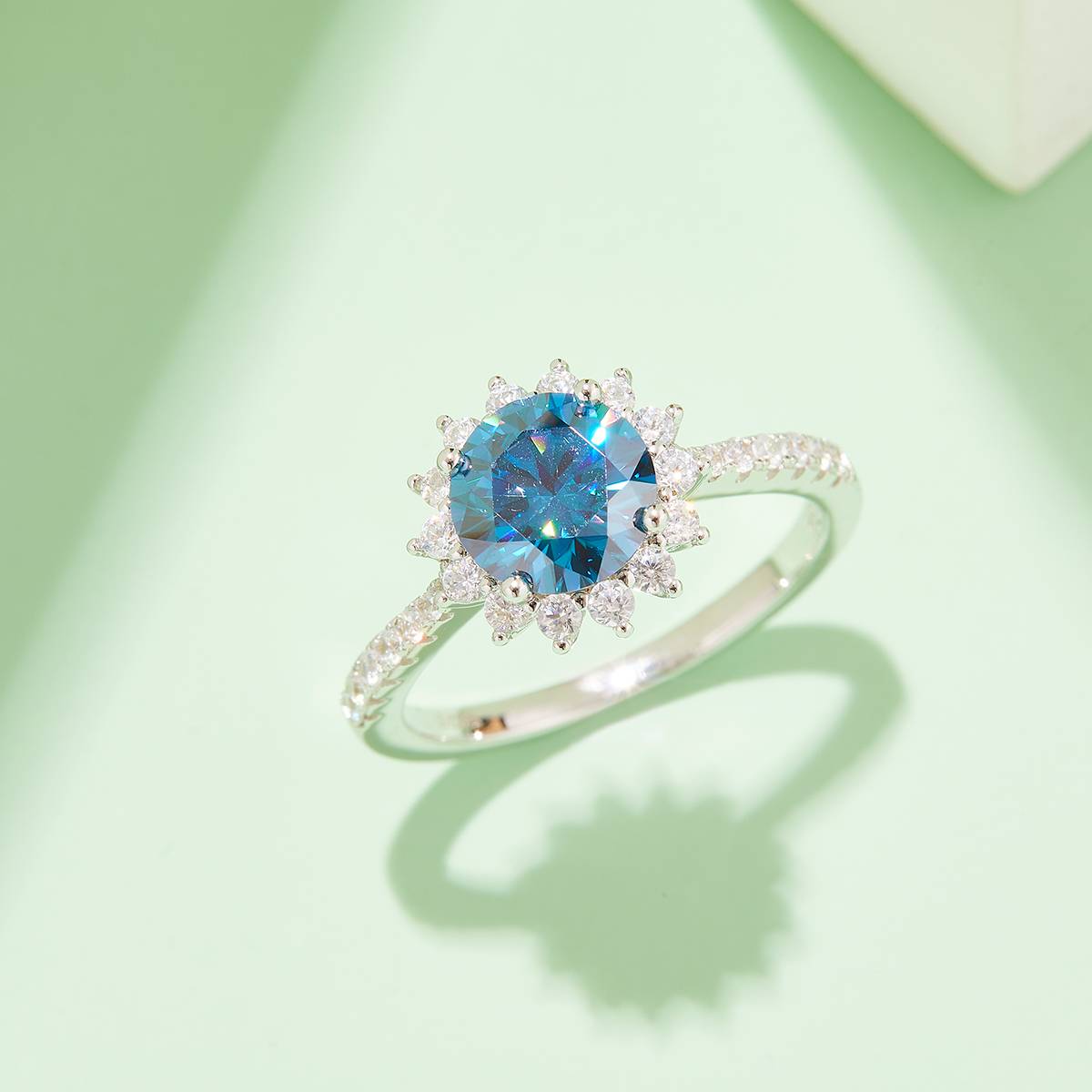 Sunflower S925 Silver Plated Platinum Moissanite Diamond Women's Ring 2.0 Carat D-Class